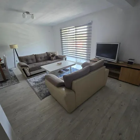 Smiles Apartman *